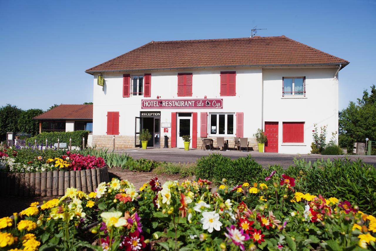 Logis Le Saint Cyr Hotel Montmelard Екстериор снимка