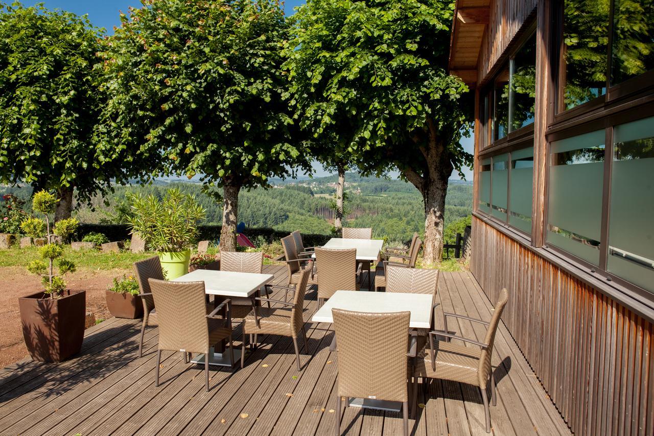 Logis Le Saint Cyr Hotel Montmelard Екстериор снимка